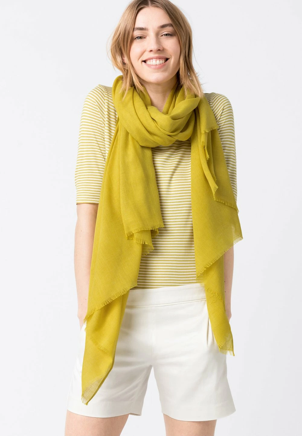 HALLHUBER Prix Acceptable Écharpe Écharpes et foulards couleur unie femme 1 HALLHUBER Prix Acceptable Écharpe Écharpes et foulards couleur unie femme