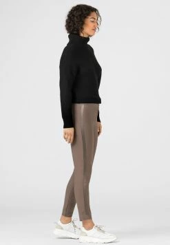 HALLHUBER SEITLICHEN SATINSTREIFEN - Pantalon de survêtement Prix Malin pantalons normale femme -France Hallhuber Soldes Boutique 69bbb38f581c4fc1beaf88a3fd7668ae