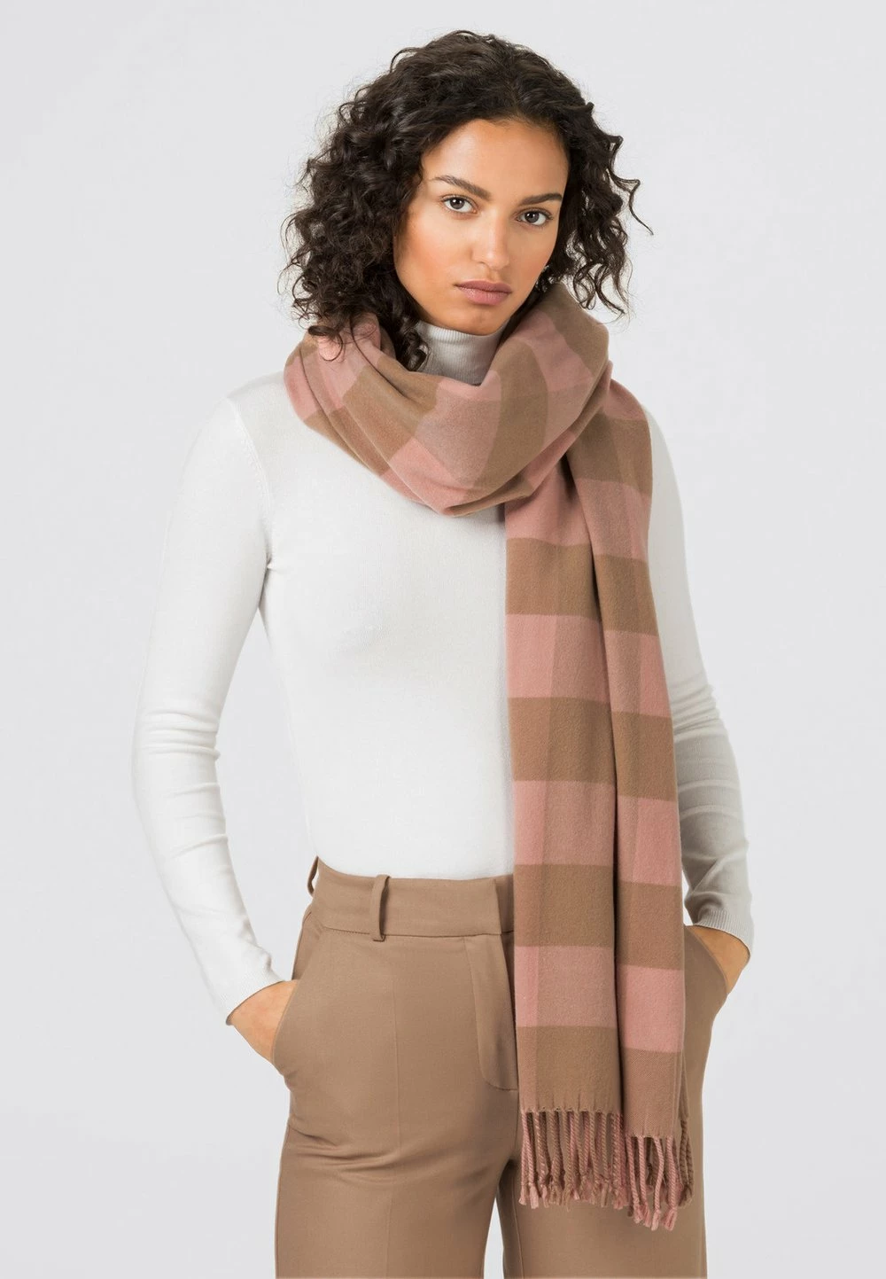 HALLHUBER Qualité Supérieure Écharpe Écharpes et foulards carreaux femme 1 HALLHUBER Qualité Supérieure Écharpe Écharpes et foulards carreaux femme