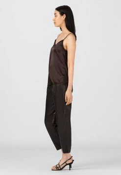 Haute Qualité HALLHUBER Débardeur t-shirts et tops col en v profond femme 10 Haute Qualité HALLHUBER Débardeur t-shirts et tops col en v profond femme -France Hallhuber Soldes Boutique 8b24250c915845b9802a6defeade3dd7