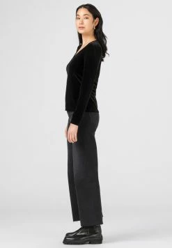 Réduction HALLHUBER T-shirt à manches longues t-shirts et tops encolure large ronde femme 7 Réduction HALLHUBER T-shirt à manches longues t-shirts et tops encolure large ronde femme -France Hallhuber Soldes Boutique ba1ca82b825d4881be1b0ec1a3187ac3