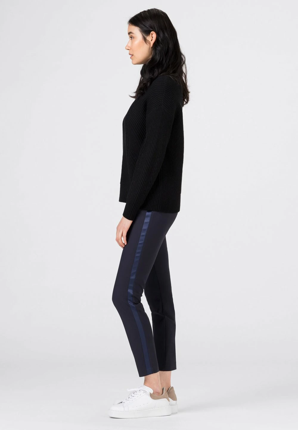 HALLHUBER SEITLICHEN SATINSTREIFEN - Pantalon de survêtement Prix Refroidis pantalons normale femme 3 HALLHUBER SEITLICHEN SATINSTREIFEN - Pantalon de survêtement Prix Refroidis pantalons normale femme – Image 3