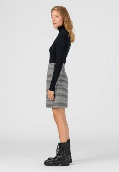 HALLHUBER Pullover En promotion pulls et gilets col roulé femme -France Hallhuber Soldes Boutique df2e2ea6991a4e7e8bf16637796faa34