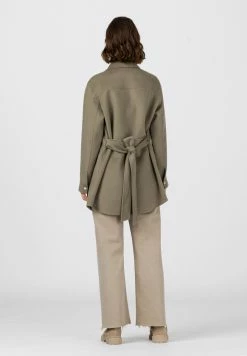 HALLHUBER Produit de première qualité Manteau court manteaux col chemise femme 7 HALLHUBER Produit de première qualité Manteau court manteaux col chemise femme -France Hallhuber Soldes Boutique e35c401c480440bd9c9781b5ea9345ad