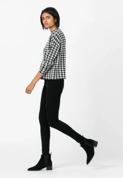 Prix Gelé HALLHUBER Pullover pulls et gilets col en v femme -France Hallhuber Soldes Boutique e89208dfc58a4e999e0926244ca22ed4