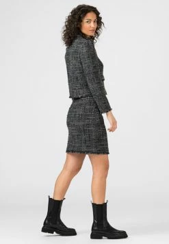 HALLHUBER CROPPED MIT METALLKNÖPFEN - Blazer Prix De Rêve vestes col officier femme 6 HALLHUBER CROPPED MIT METALLKNÖPFEN - Blazer Prix De Rêve vestes col officier femme -France Hallhuber Soldes Boutique f27b3eb1595e47ec8e201741e49ff399